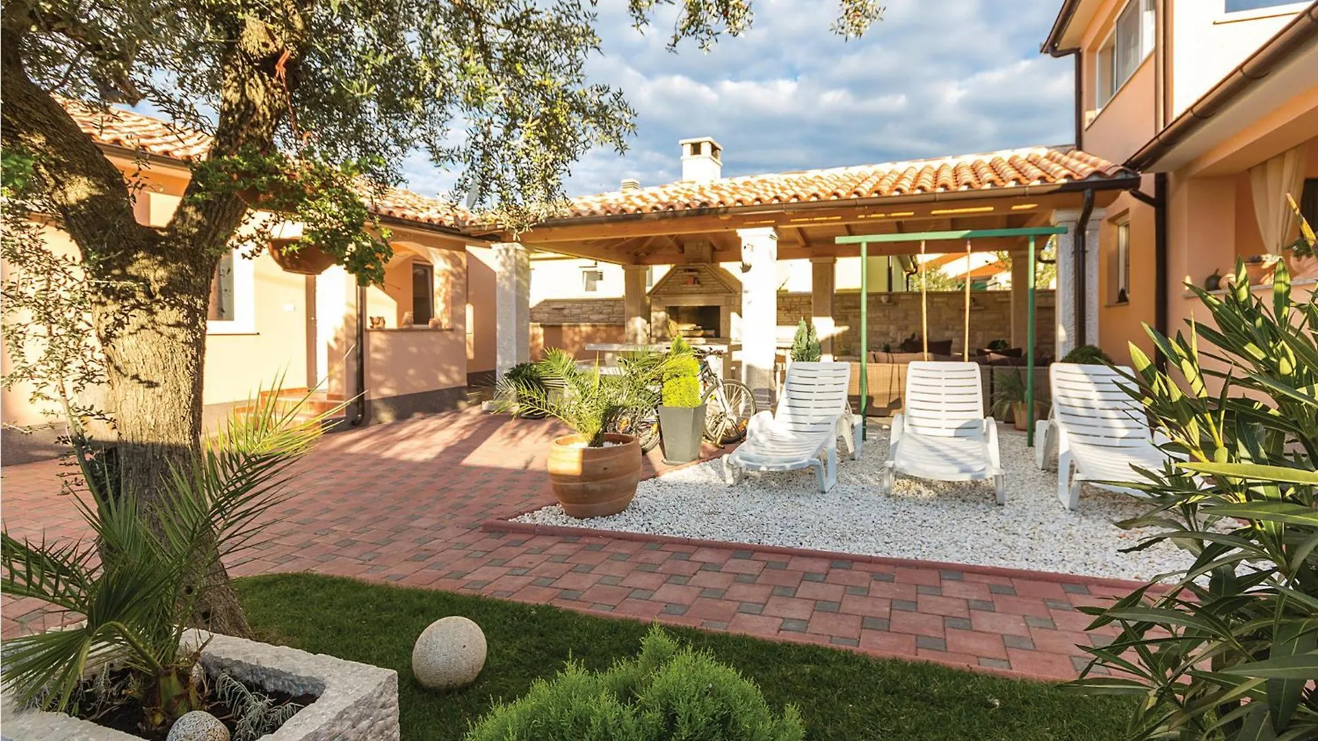 Cozy Apartment In Galizana With Wifi