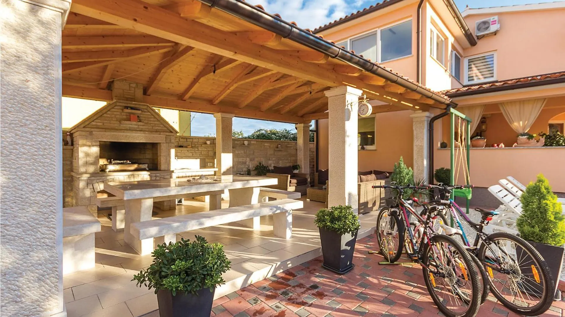 Cozy Apartment In Galizana With Wifi 0*,