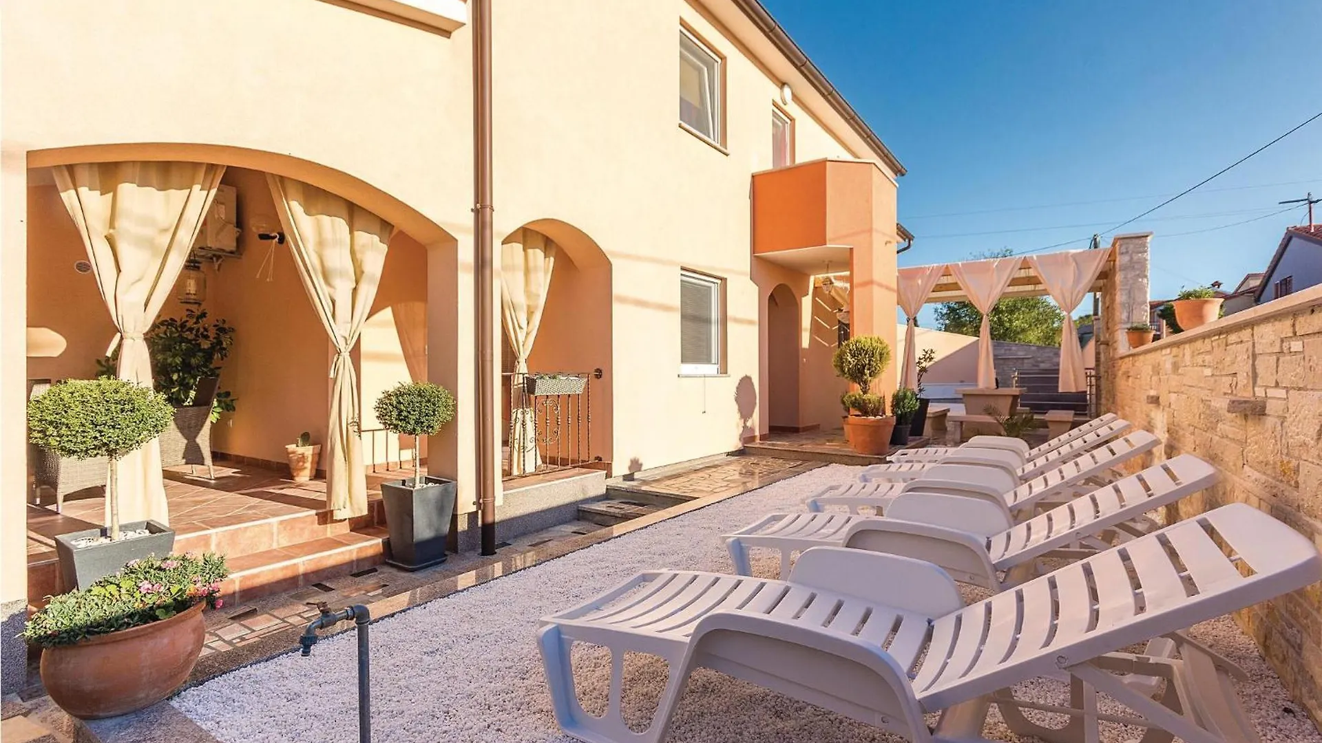 Cozy Apartment In Galizana With Wifi
