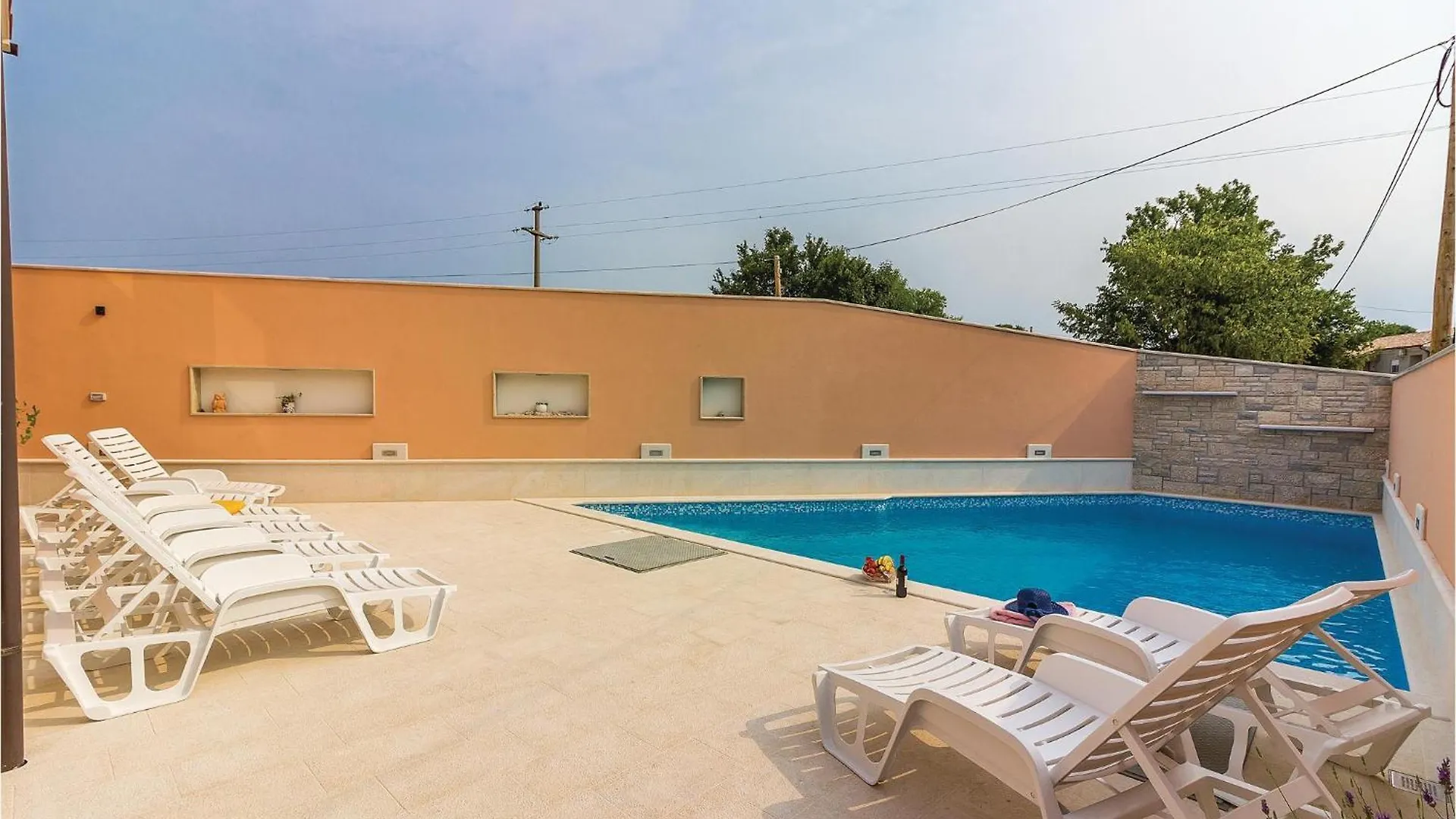 Cozy Apartment In Galizana With Wifi 0*,  Croatia