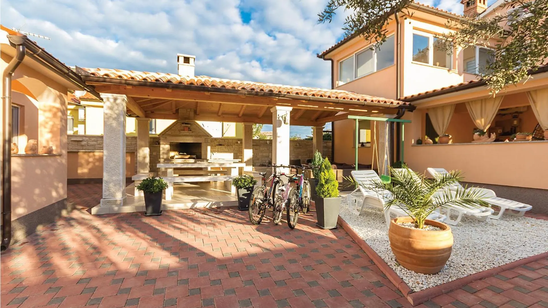 Cozy Apartment In Galizana With Wifi